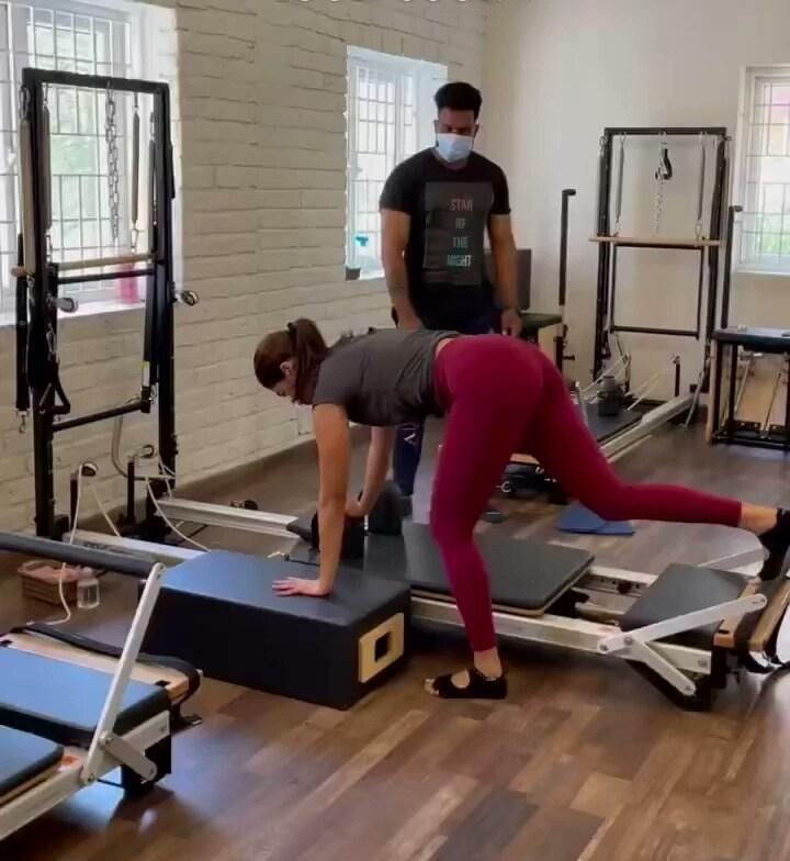 Pilates reformer coaching session